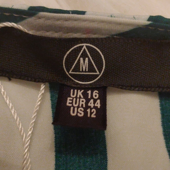 Misguided maxi stripe wrap crop top green/white Size 12 - Picture 9 of 10